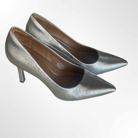 Nordstrom Shoes - Nordstrom Metallic Silver Pointed-Toe Kitten Heel Pumps in 9